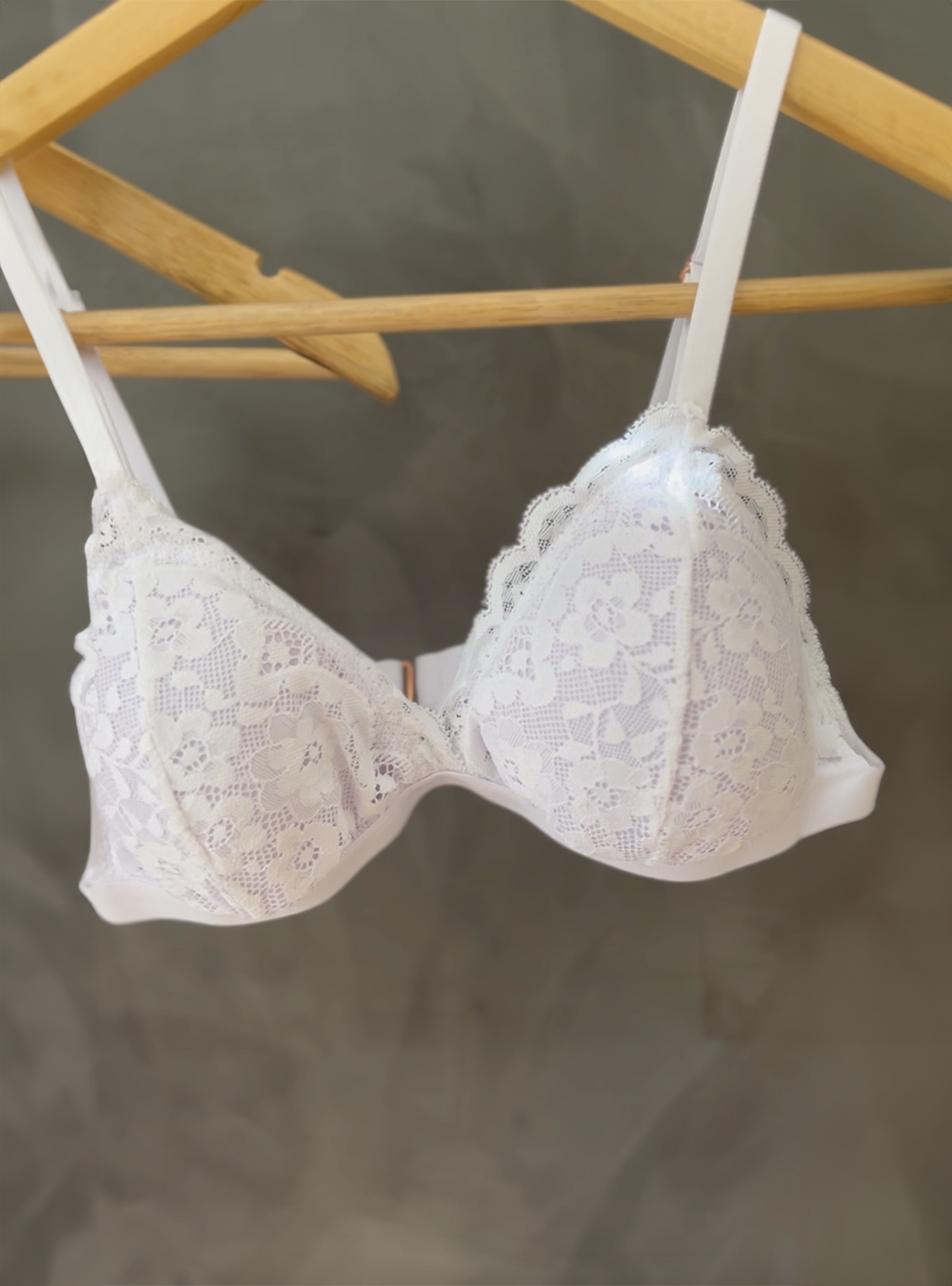 Brasiere Rosa 945 de Encaje Blanco Copas Removibles