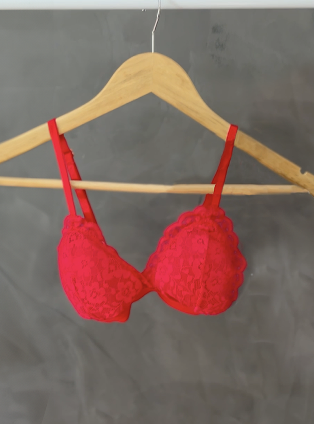 Brasiere Rosa 945 de Encaje Rojo Copas Removibles